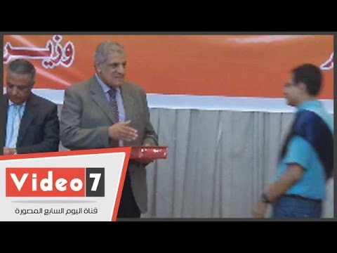 محلب يُكرّم أوائل الثانوية العامَّة