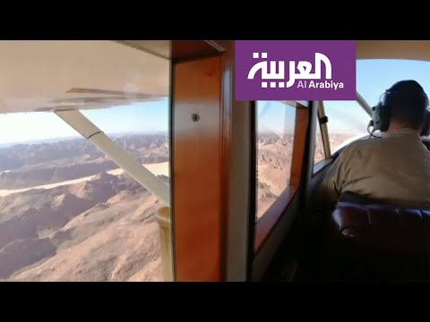 شاهد حلّق فوق العلا بطائرة كلاسيكية رائعة